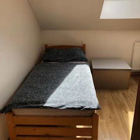 Sleep & Go Korycany بيت شباب Neratovice