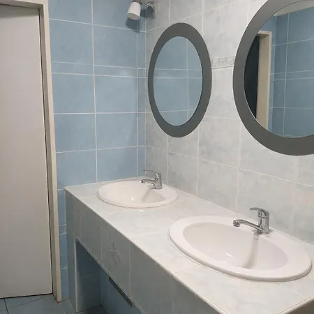 Sleep & Go Czech Republic - Korycany Hostel *