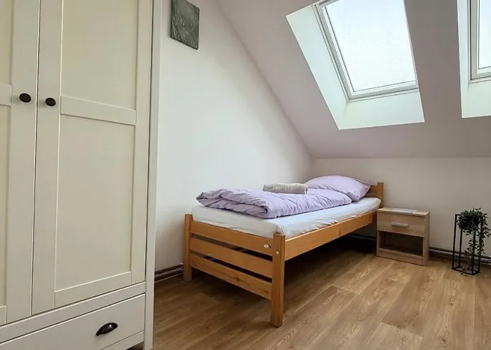 Sleep & Go Czech Republic - Korycany Hostel Neratovice